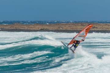 Volando sobre las olas (Foto Antonio Rico)